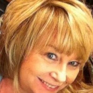 Meet your Posher, Dena